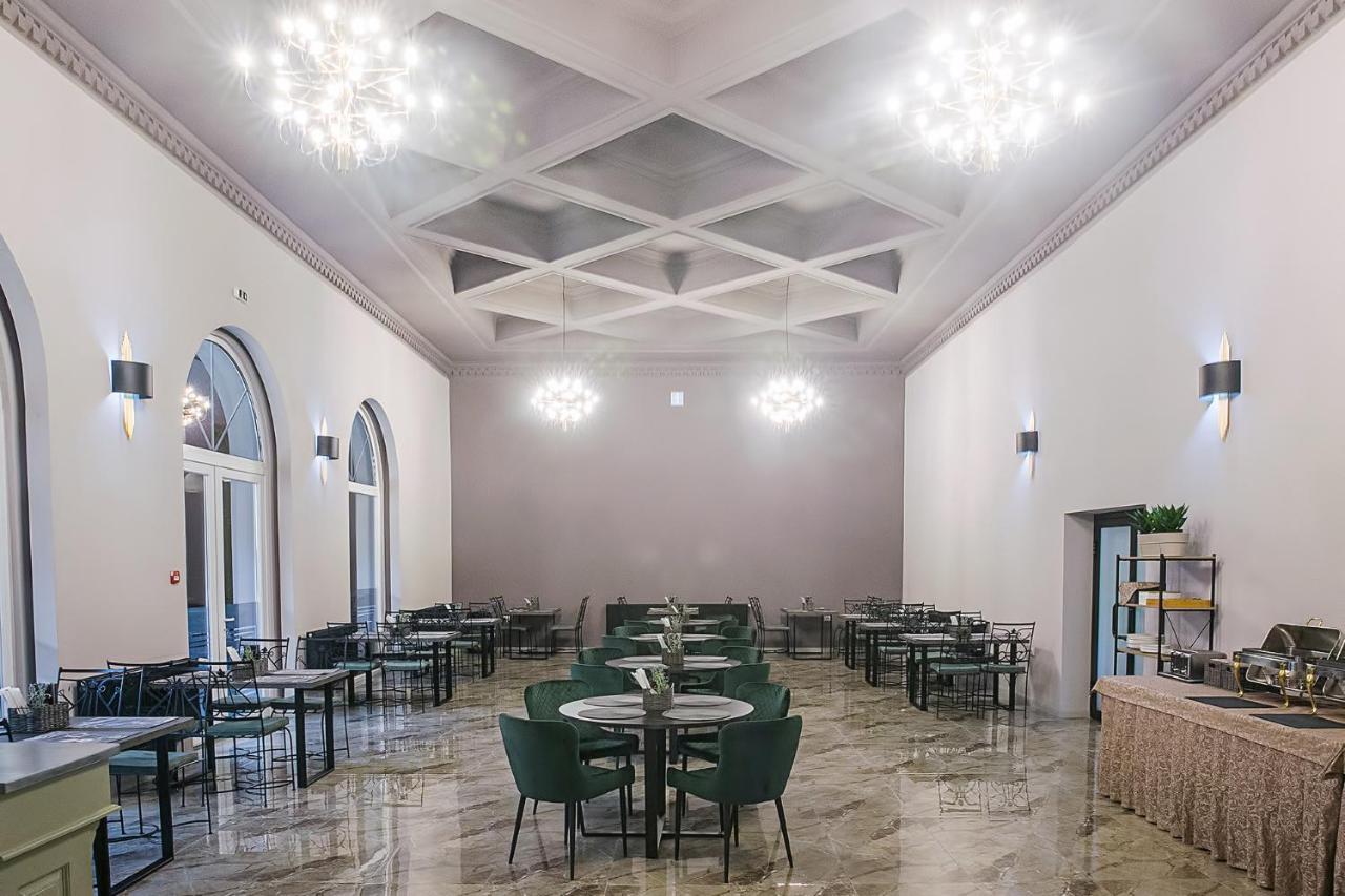 Corvin House Hotel Hunedoara Ngoại thất bức ảnh