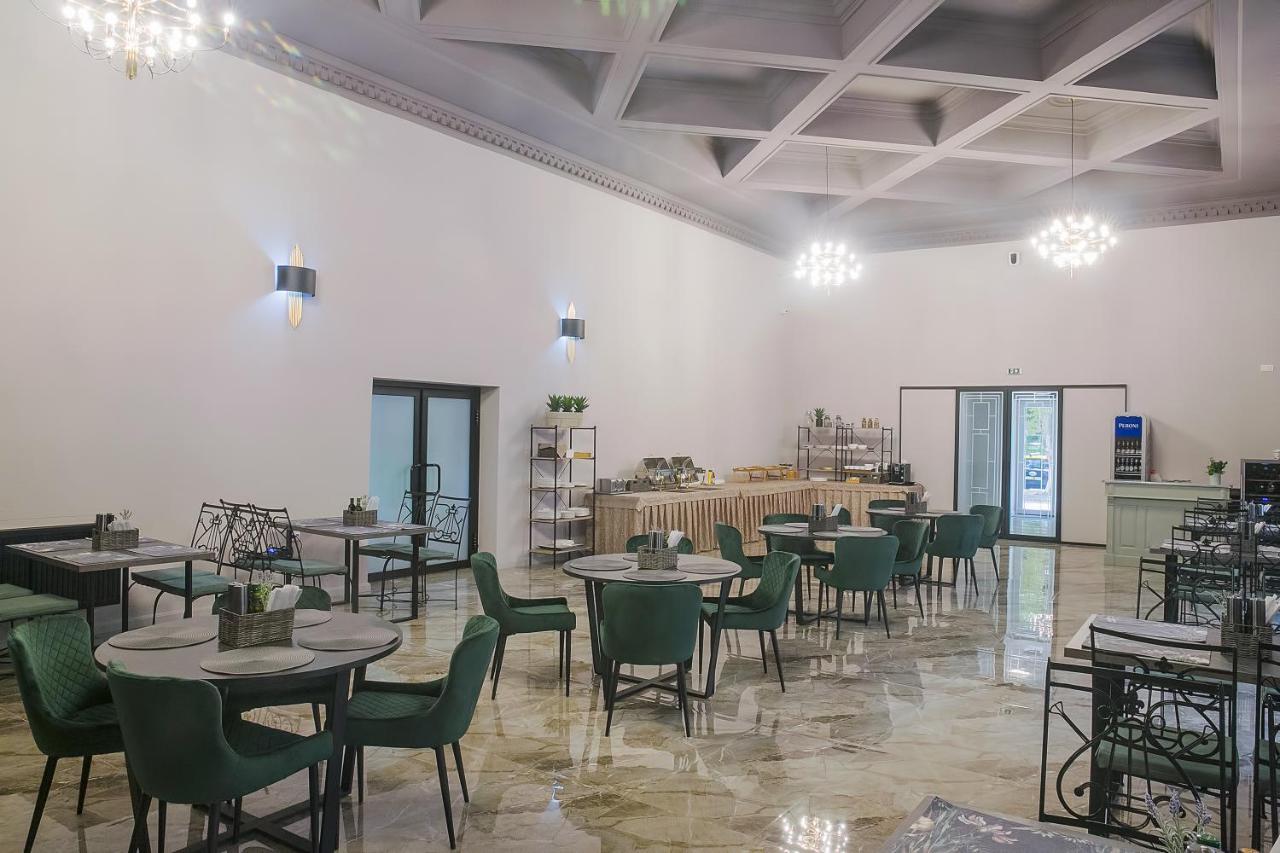 Corvin House Hotel Hunedoara Ngoại thất bức ảnh