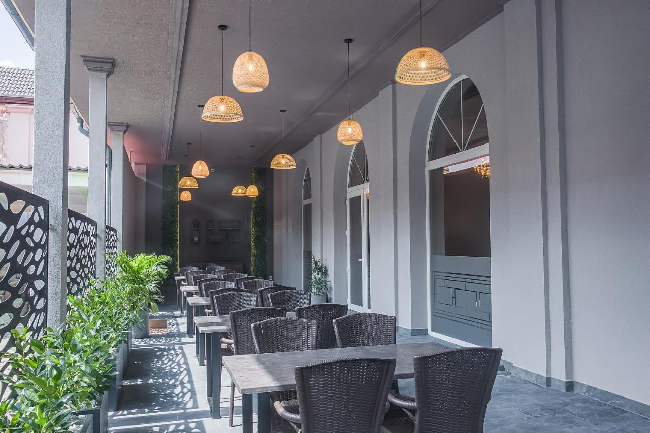 Corvin House Hotel Hunedoara Ngoại thất bức ảnh