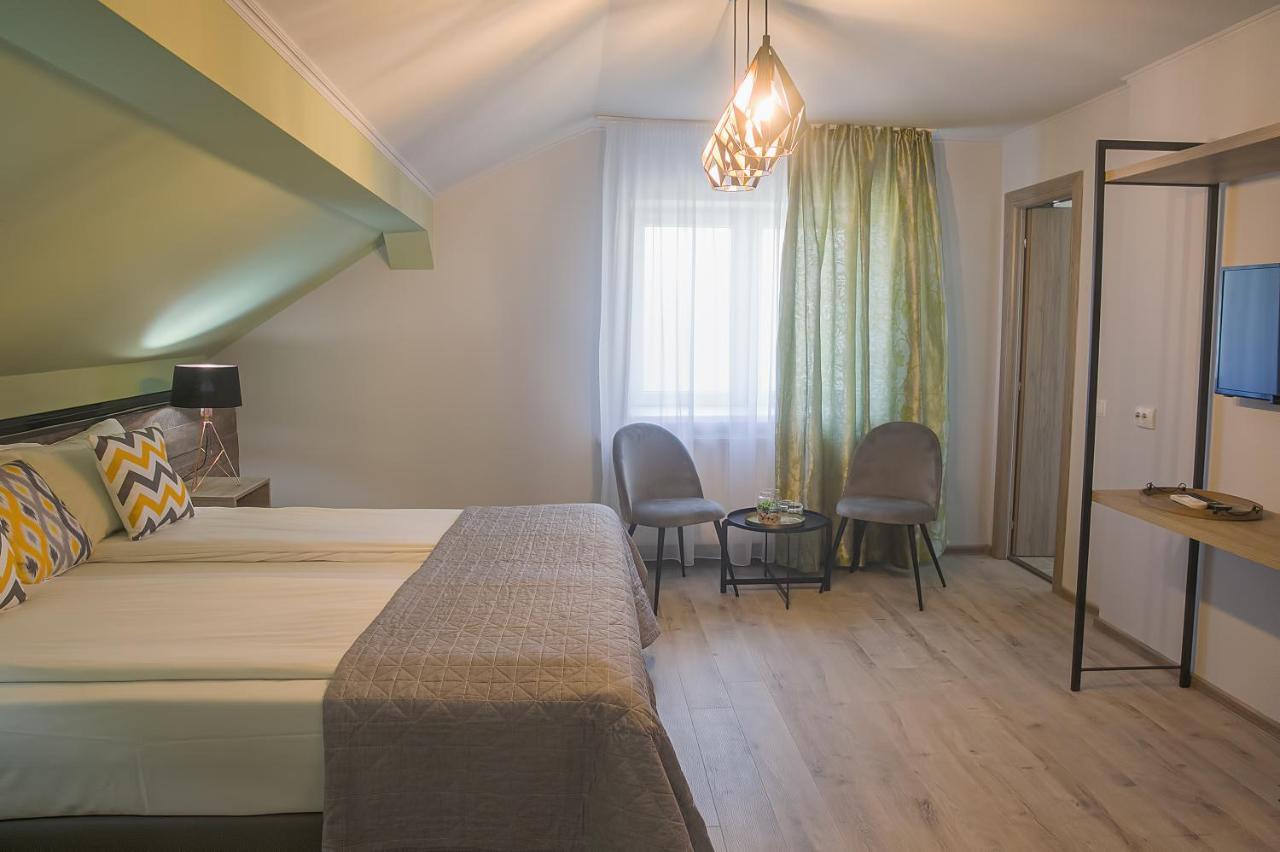 Corvin House Hotel Hunedoara Ngoại thất bức ảnh