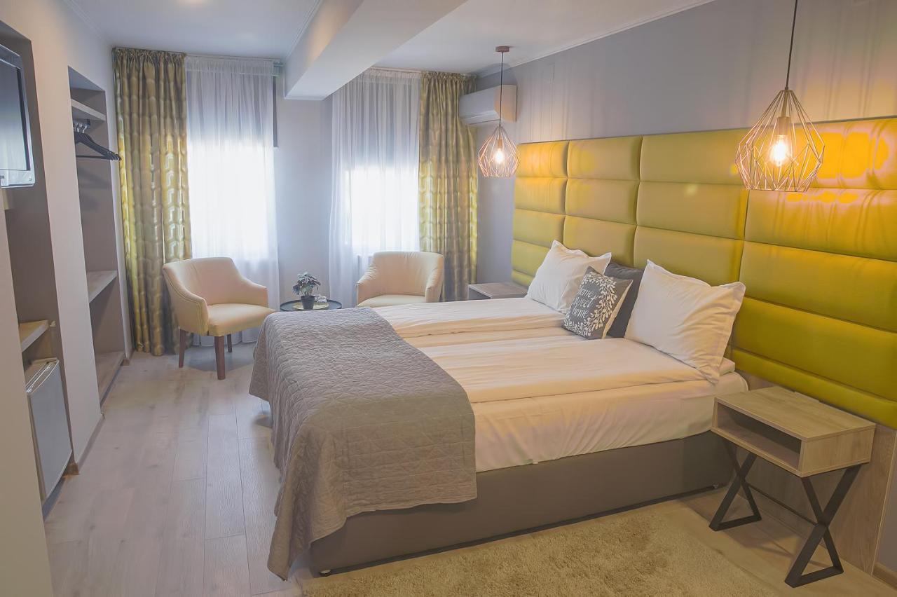 Corvin House Hotel Hunedoara Ngoại thất bức ảnh