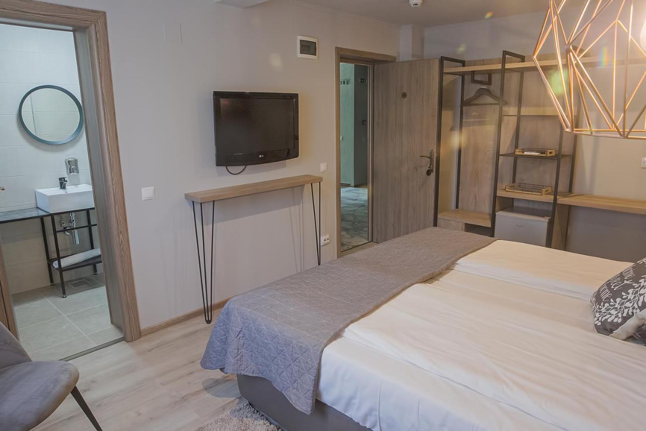 Corvin House Hotel Hunedoara Ngoại thất bức ảnh