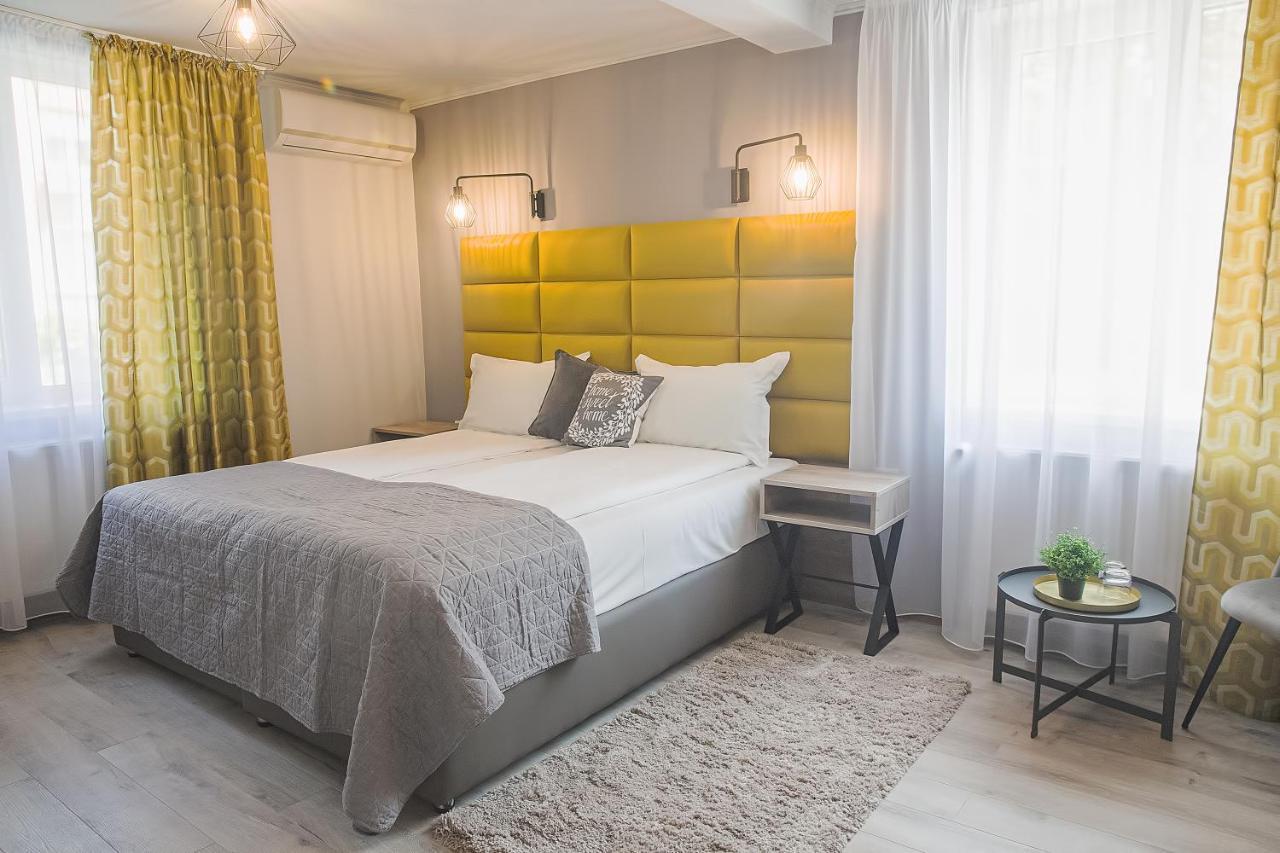 Corvin House Hotel Hunedoara Ngoại thất bức ảnh