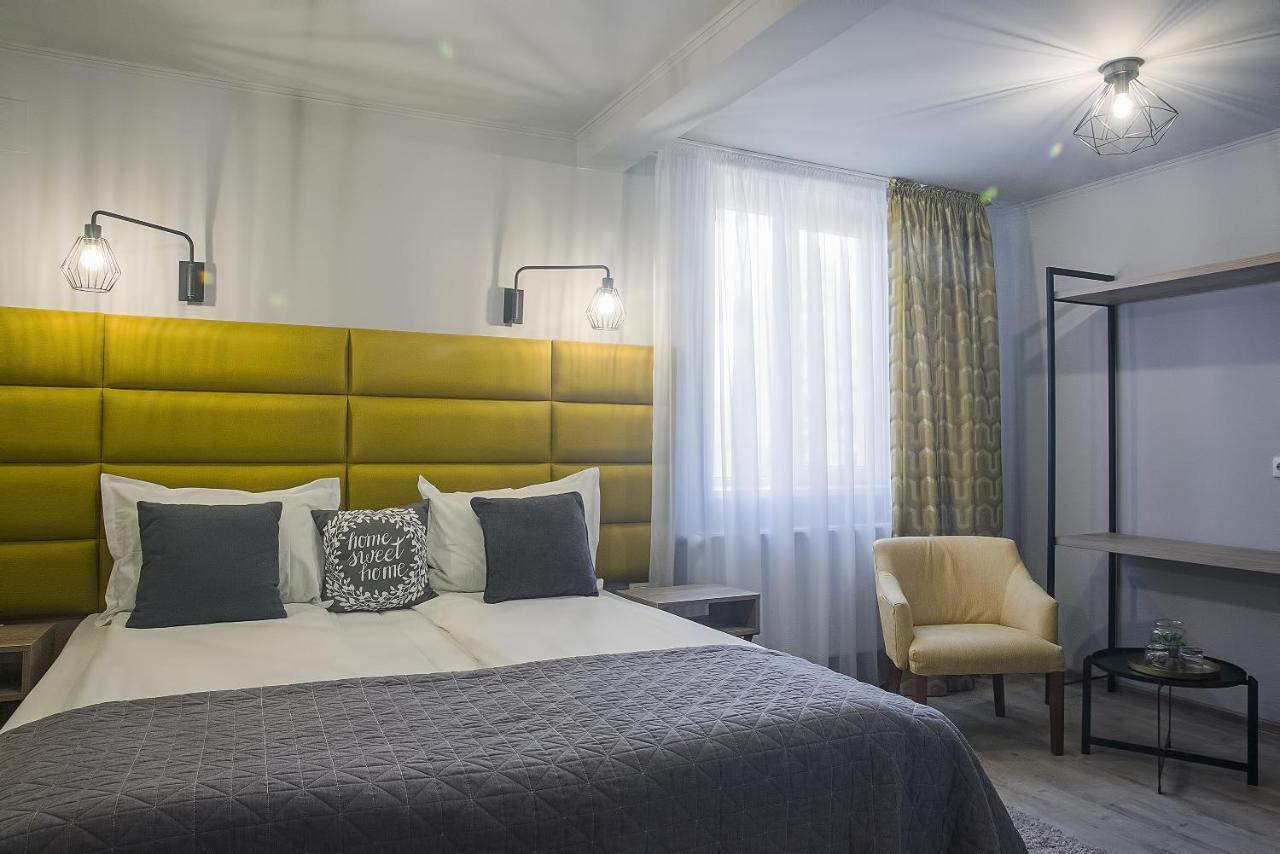 Corvin House Hotel Hunedoara Ngoại thất bức ảnh