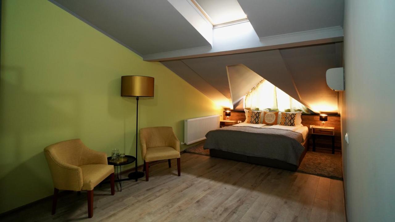 Corvin House Hotel Hunedoara Ngoại thất bức ảnh