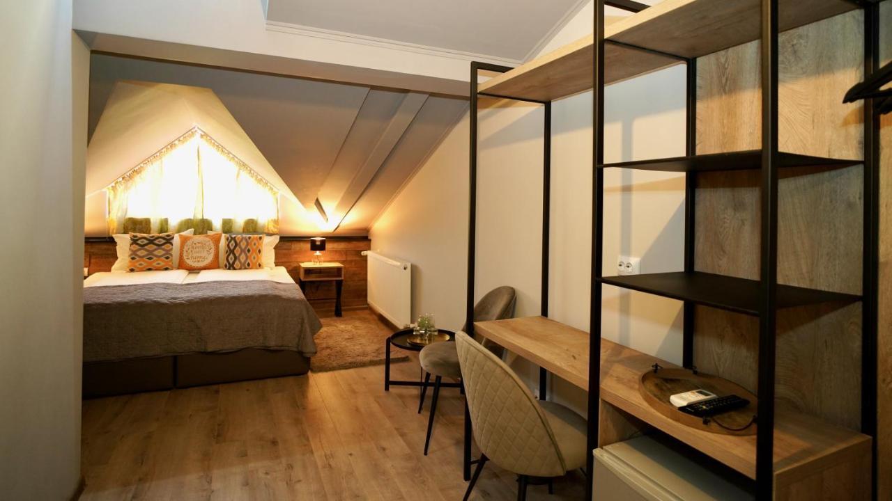 Corvin House Hotel Hunedoara Ngoại thất bức ảnh