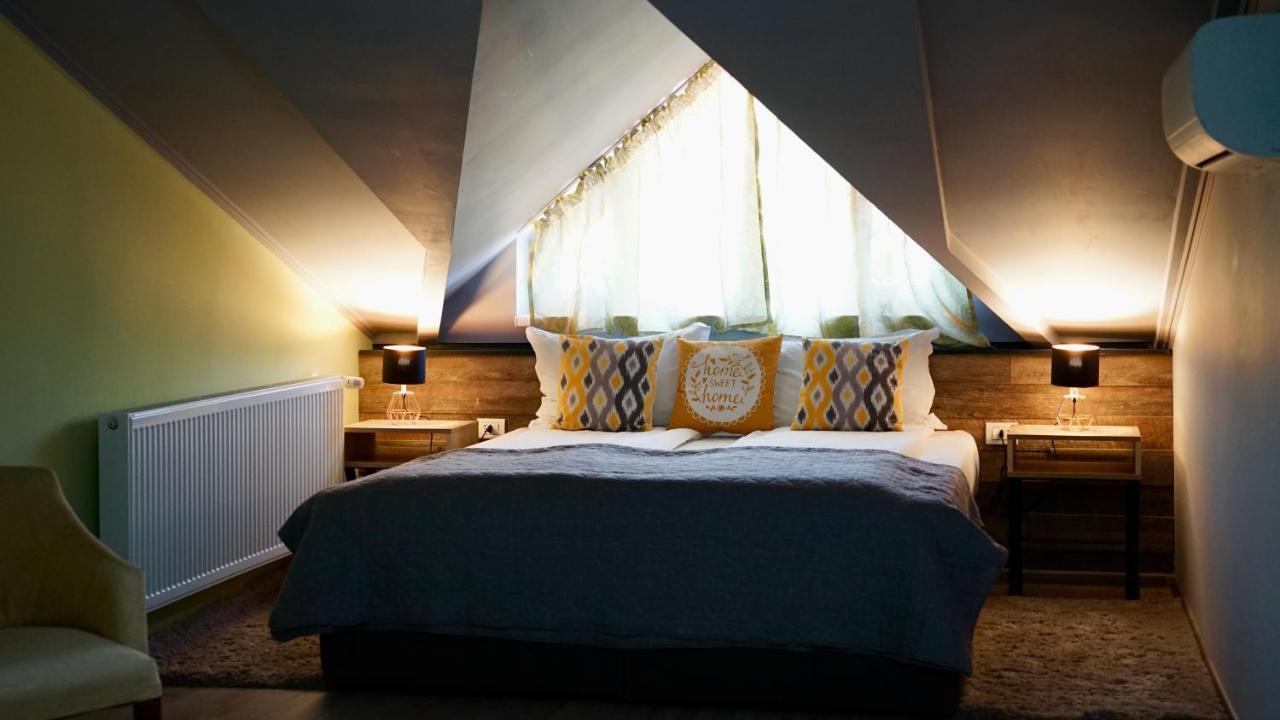 Corvin House Hotel Hunedoara Ngoại thất bức ảnh